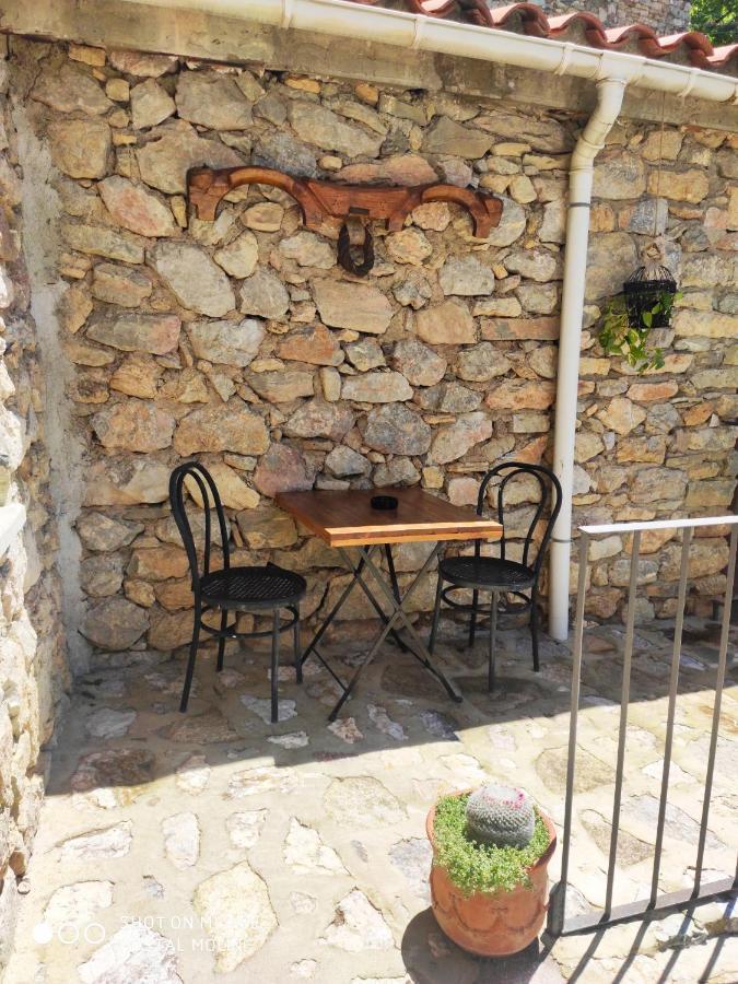 Hostal Moline Bruguera ภายนอก รูปภาพ