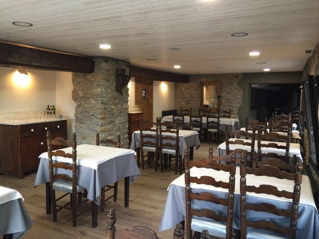 Hostal Moline Bruguera ภายนอก รูปภาพ