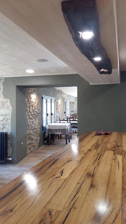 Hostal Moline Bruguera ภายนอก รูปภาพ