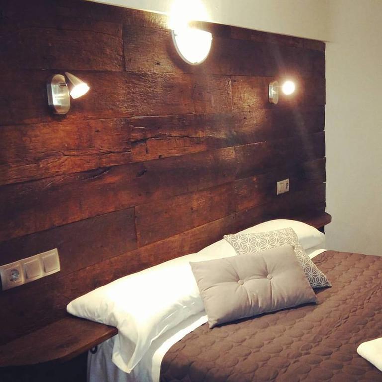Hostal Moline Bruguera ภายนอก รูปภาพ