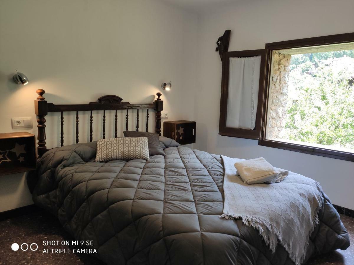 Hostal Moline Bruguera ภายนอก รูปภาพ