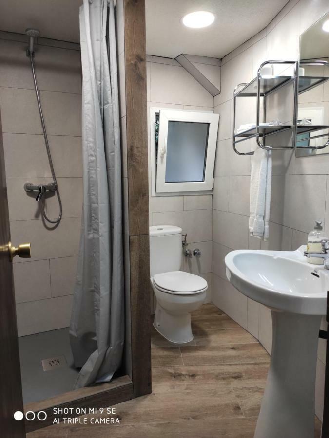 Hostal Moline Bruguera ภายนอก รูปภาพ