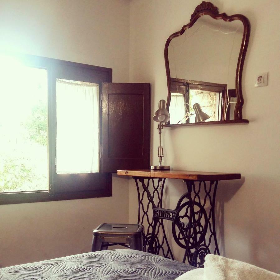 Hostal Moline Bruguera ภายนอก รูปภาพ
