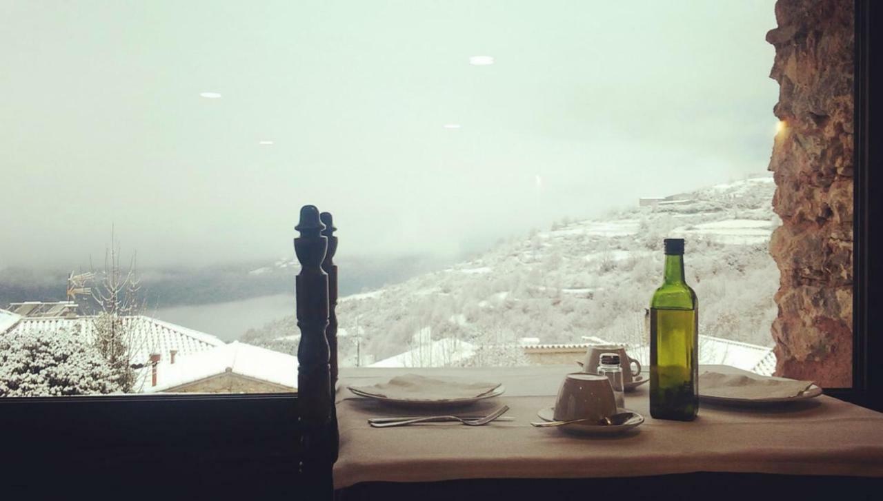 Hostal Moline Bruguera ภายนอก รูปภาพ